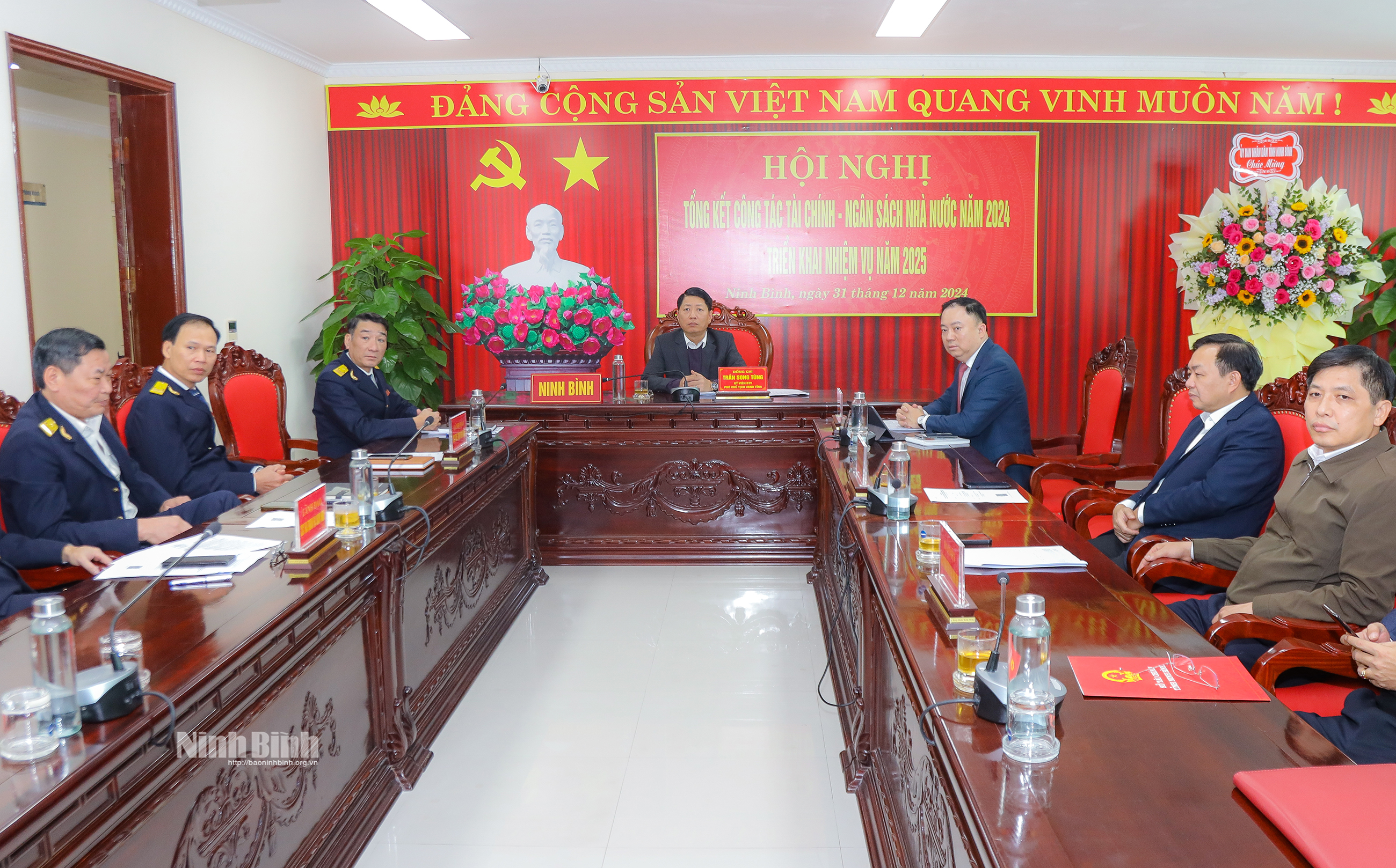 គណៈប្រតិភូចូលរួមសន្និសីទនៅស្ពាន Ninh Binh។ រូបថត៖ Hoang Hiep