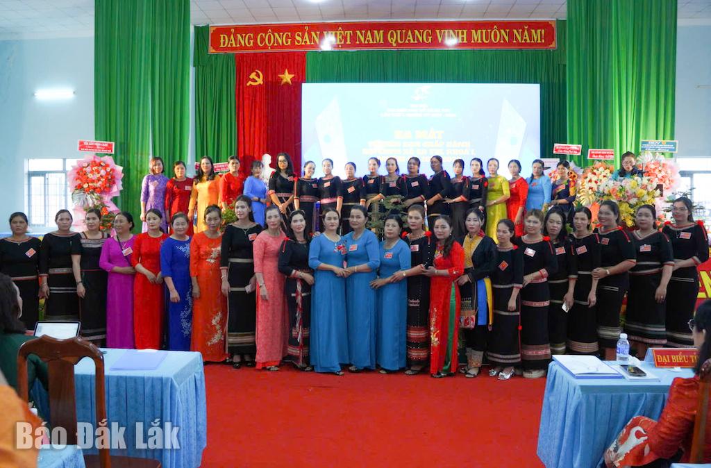 The Executive Committee of the Commune Women's Union, Term I, consists of 45 members, of which the Standing Committee has 9 members.