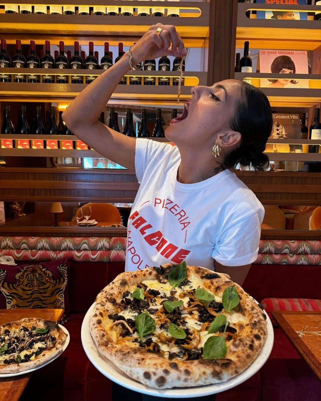 Món pizza làm từ 5 loại rắn khiến nhiều người sốc nhưng vẫn muốn nếm thử - 3