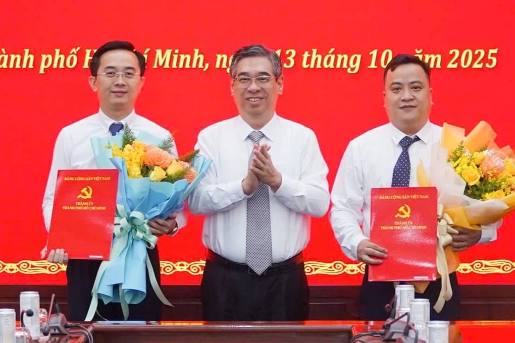 Trao quyết định bổ nhiệm 2 Thư ký Bí thư Thành ủy TPHCM - 1