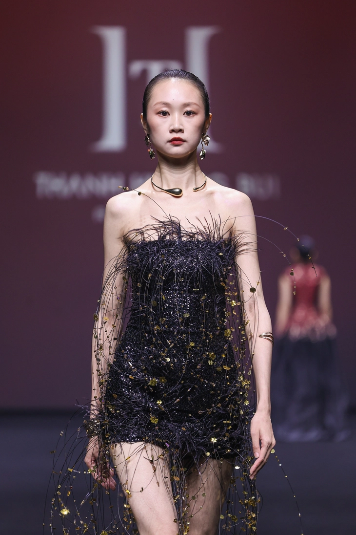 Hoàng Thùy - Ảnh 10.