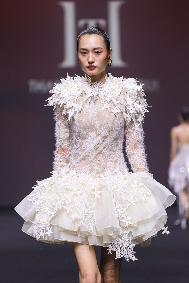 Hoàng Thùy - Ảnh 11.