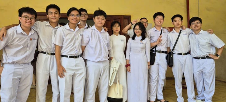 Ho Chi Minh City trains national excellent student competition team in a 'special' way - Photo 2. TP.HCM bồi dưỡng đội tuyển thi học sinh giỏi quốc gia theo cách 'đặc biệt' - Ảnh 2.