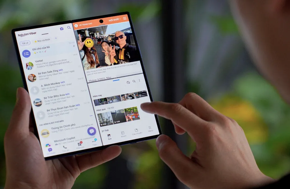 Galaxy Z Fold7 cu ecran pliabil aduce utilizatorii de dispozitive mobile la o nouă experiență