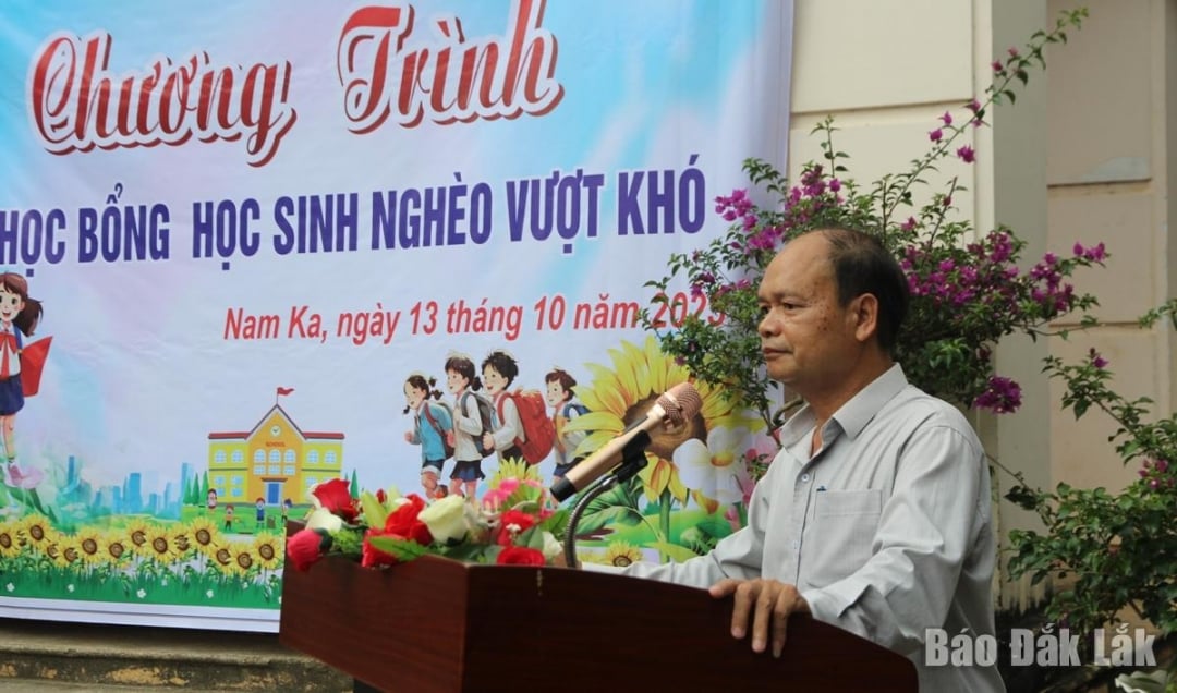 Bí thư Đảng ủy, Chủ tịch HĐND xã Nam Ka Y Săn Ayun phát biểu tại chương trình.
