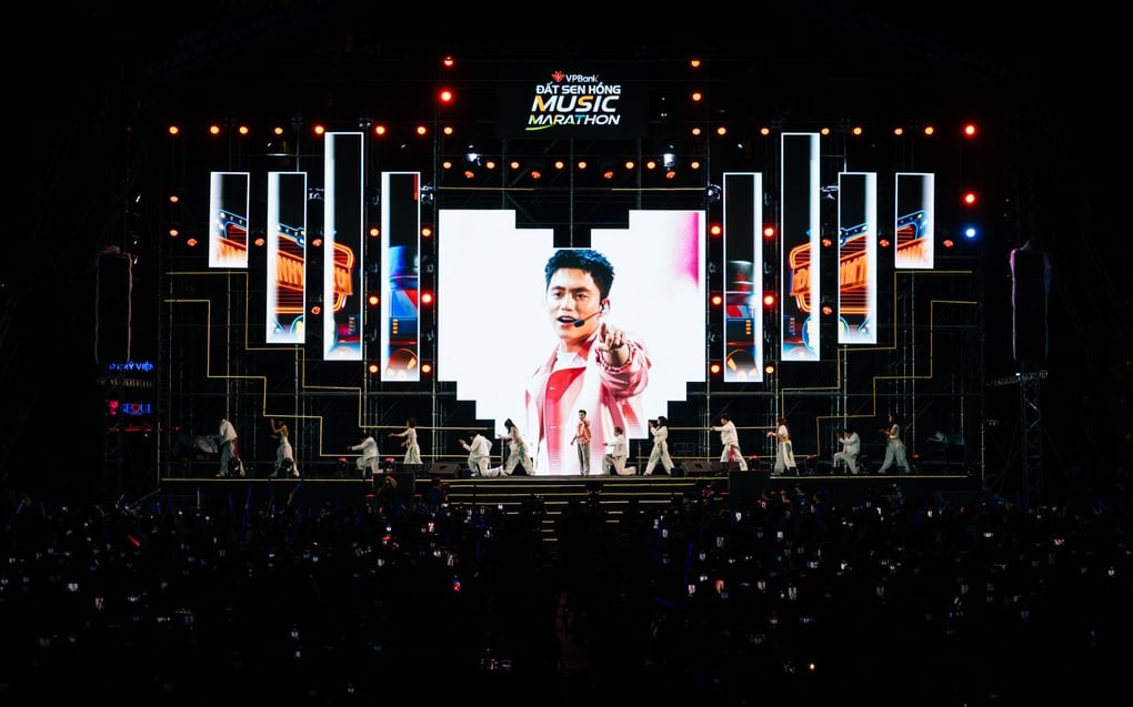 Không khí sôi động tại đêm nhạc Prime Night - VPBank Đất Sen Hồng Music Marathon 2025 - 5