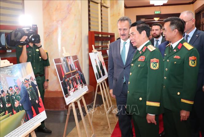 Keterangan foto