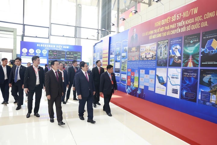 Affirming the driving role of science, technology and innovation in national development - Photo 2. Khẳng định vai trò động lực của KH,CN&ĐMST trong phát triển đất nước- Ảnh 2.