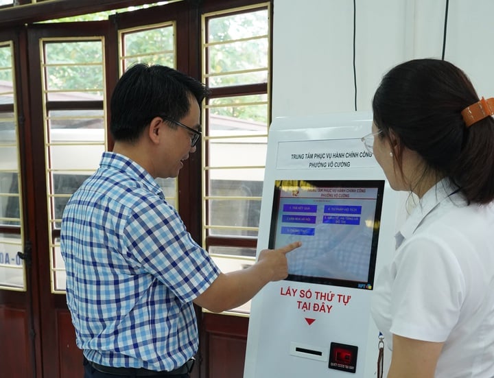 Bac Ninh gör ett genombrott när det gäller att tillhandahålla heltäckande offentliga tjänster online - Foto 1. Bắc Ninh bứt phá trong cung cấp dịch vụ công trực tuyến toàn trình- Ảnh 1.