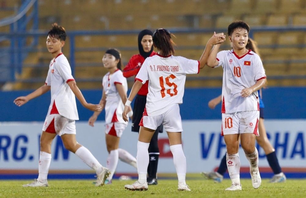 Tim putri U17 Vietnam menang besar di hari pembukaan Kualifikasi AFC U17 2026 - foto 1