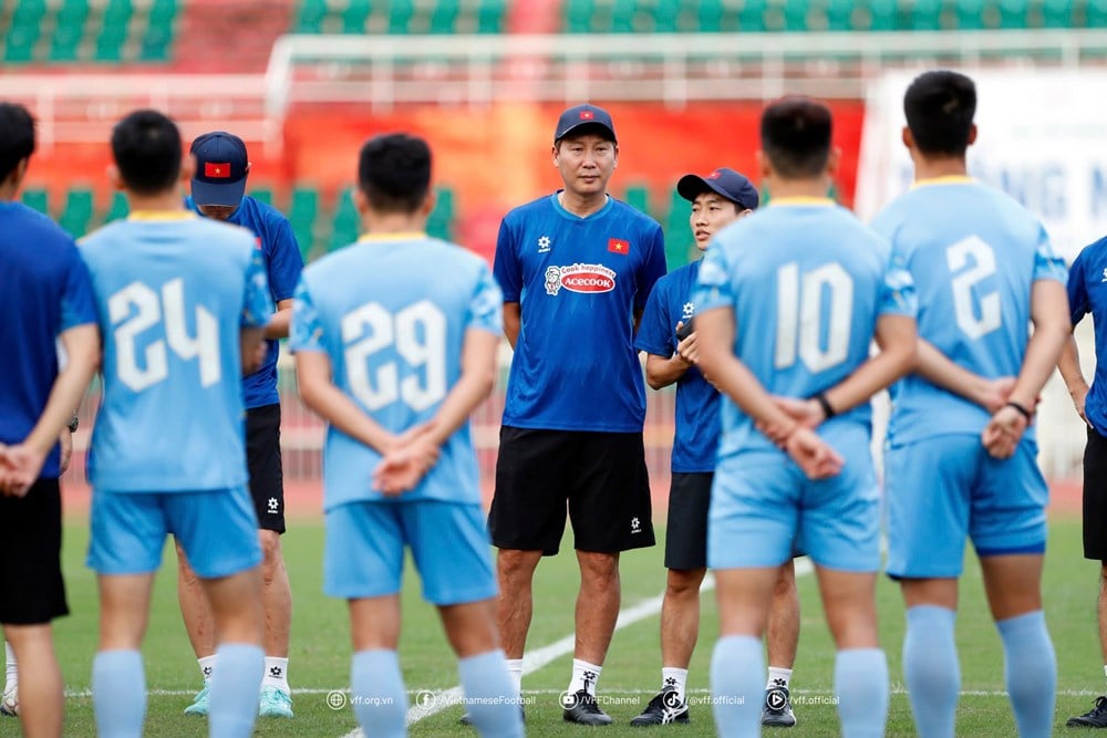 Trainer Kim Sang-sik will im Rückspiel gegen Nepal alle 3 Punkte holen – Foto 3