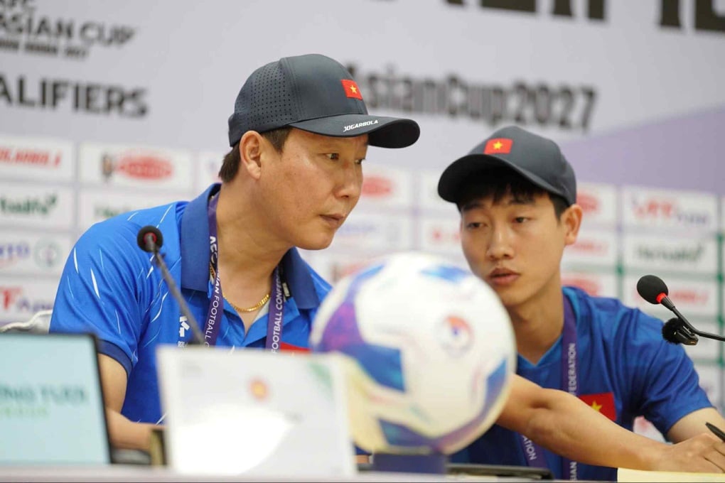HLV Kim Sang Sik: “Tôi muốn thắng đậm Nepal và Tiến Linh ghi nhiều bàn” - 1