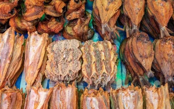 Cách bảo quản cá khô được lâu mà không bị mốc - Ảnh 3.