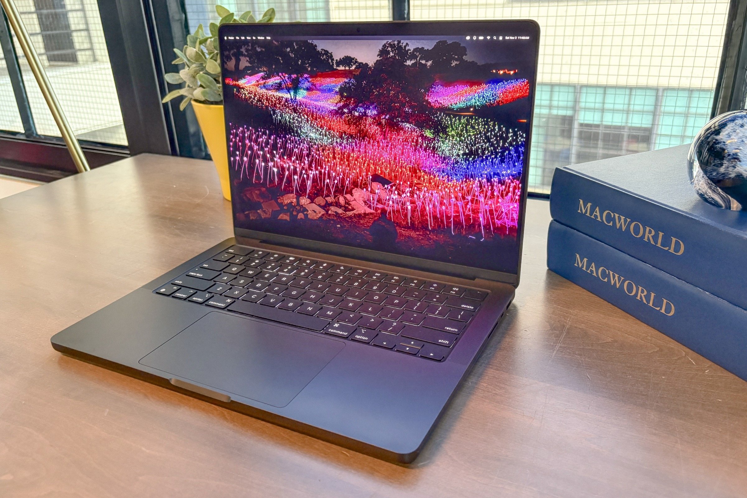 iPad Pro M5,  MacBook Pro M5,  Apple Vision Pro M5,  Apple ra mat,  su kien Apple anh 3