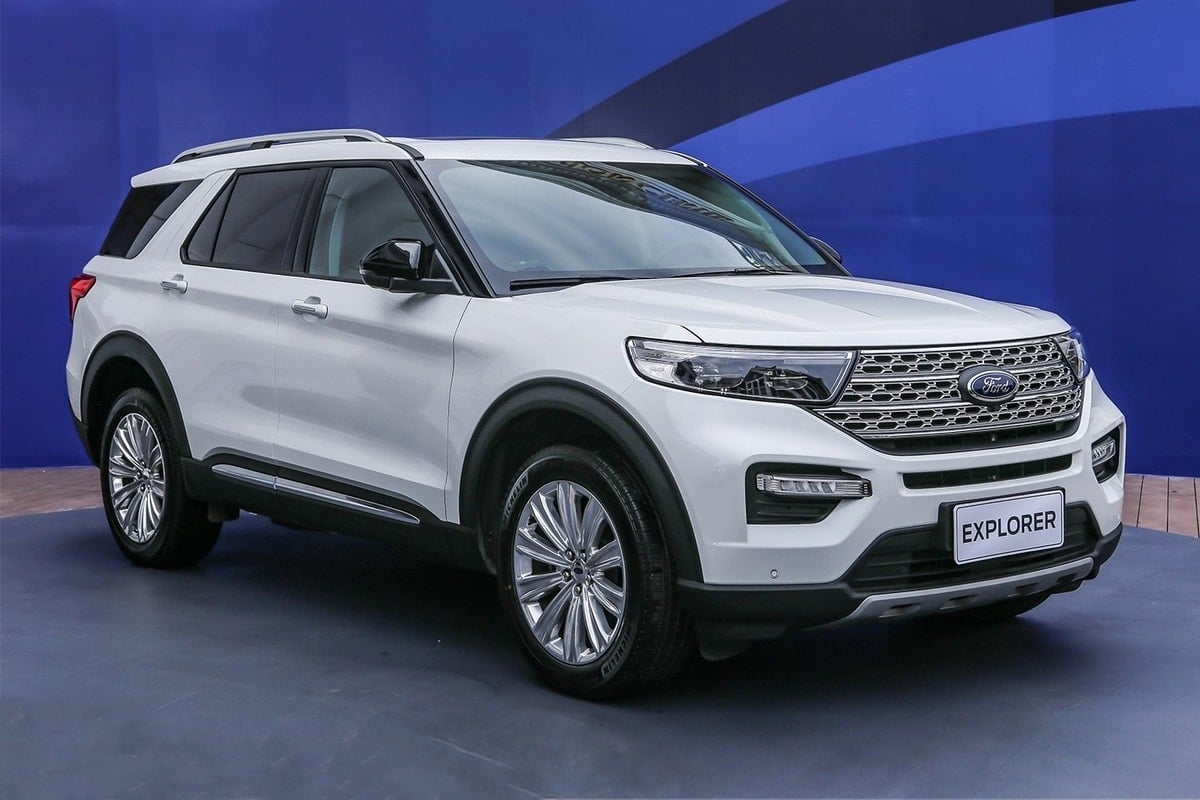Επισκόπηση του μεγάλου SUV Ford Explorer, του οποίου η διανομή διακόπτεται προσωρινά στο Βιετνάμ.
