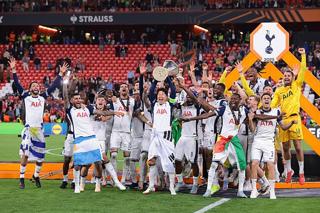 Vượt qua Ronaldo, Son Heung Min giành giải Cầu thủ xuất sắc nhất châu Á - 2