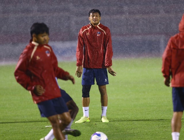 Tim Nepal menghadapi banyak kesulitan: Mengapa Stadion Thong Nhat harus digunakan sebagai kandang? - Foto 1. Đội tuyển Nepal giữa muôn trùng khó khăn: Vì sao phải dùng sân Thống Nhất làm sân nhà?- Ảnh 1.