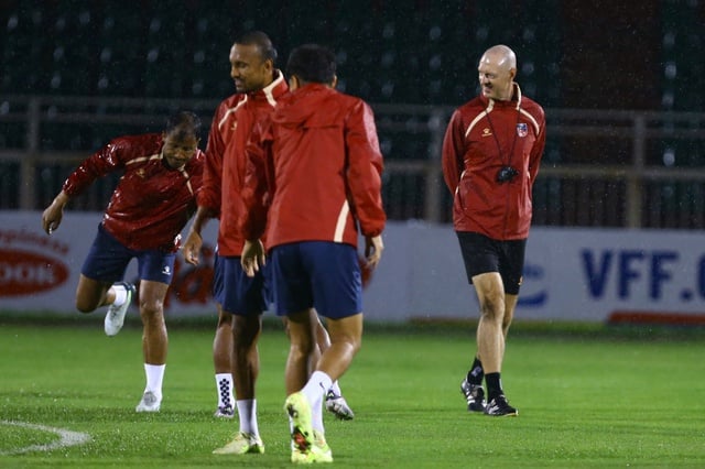 Tim Nepal menghadapi banyak kesulitan: Mengapa Stadion Thong Nhat harus digunakan sebagai kandang? - Foto 6. Đội tuyển Nepal giữa muôn trùng khó khăn: Vì sao phải dùng sân Thống Nhất làm sân nhà?- Ảnh 6.