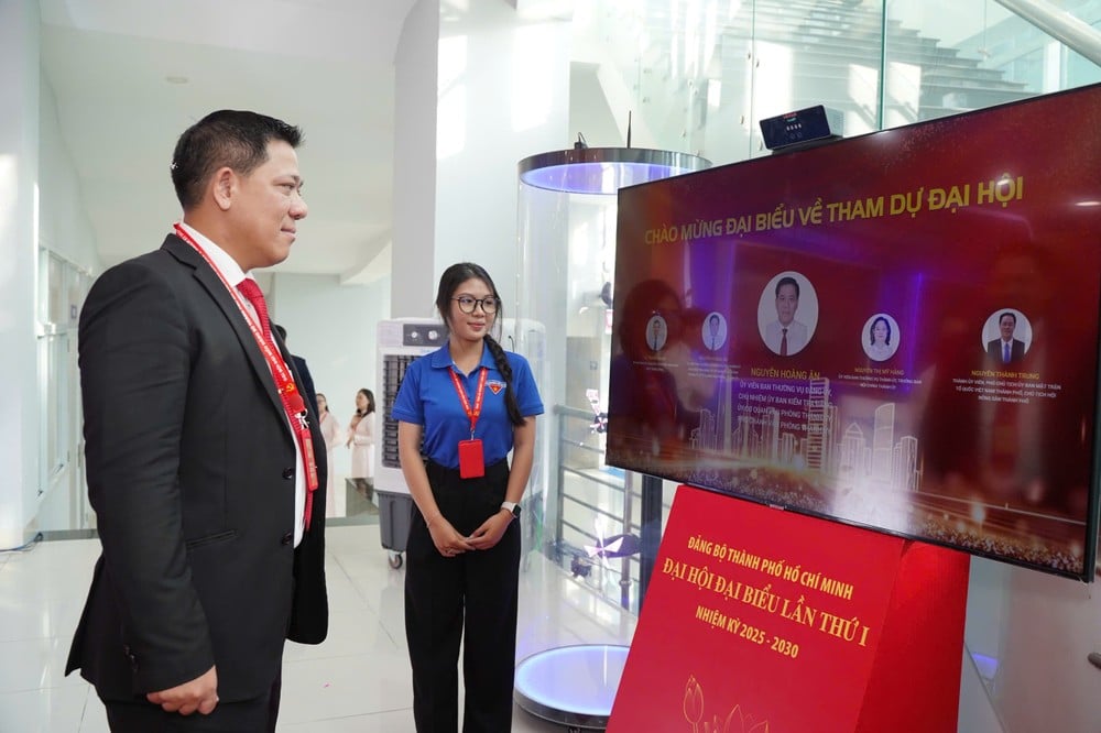 Ho Chi Minh Stadt Parteikomitee Kongressabgeordneter Generalsekretär Thu To Lam 4.jpg