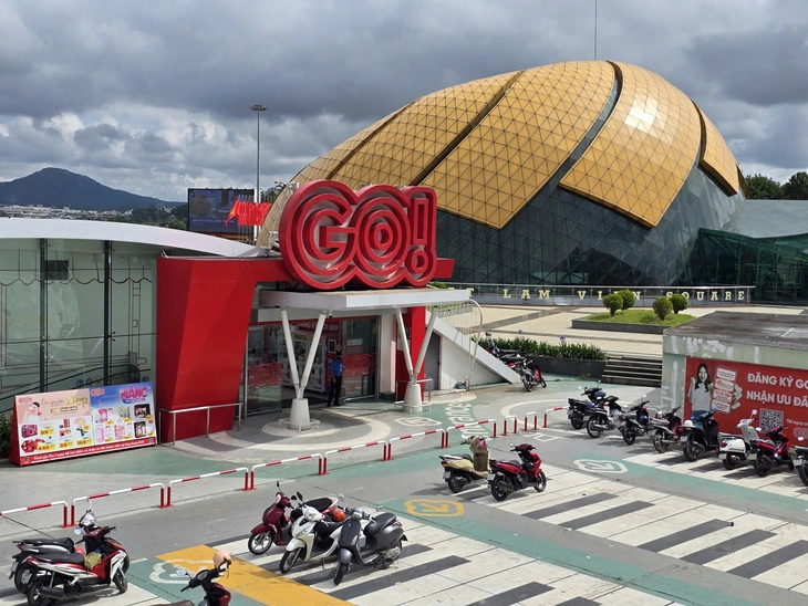 KÖR! Dalat Supermarket ber familjen till pojken som misstänks ha stulit choklad om ursäkt - Foto 1. Siêu thị GO! Đà Lạt xin lỗi gia đình bé trai bị nghi lấy sô cô la - Ảnh 1.