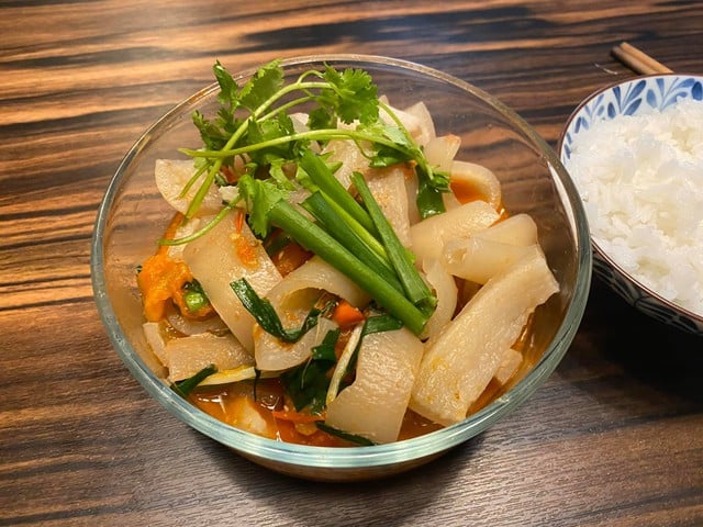 Kulit babi - makanan super murah, kaya kolagen, baik untuk tulang dan sendi - Foto 5. Bì lợn - thực phẩm siêu rẻ , giàu collagen tốt cho xương khớp - Ảnh 5.