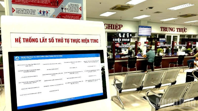 ダナンは、ワンストップショップで人々に最高のサービスを提供するために、多くのデジタル変革ソリューションを導入しています。(写真:ANH DAO)