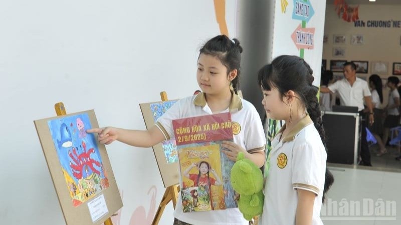 Cérémonie de lancement du concours de peinture à l'école primaire Van Chuong.