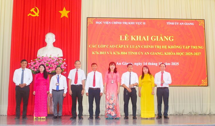 Khai giảng 2 lớp Cao cấp lý luận chính trị hệ không tập trung tại An Giang