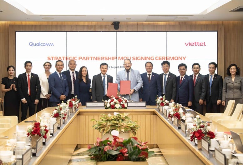 Viettel과 Qualcomm이 베트남에서 가장 큰 Open RAN 컨퍼런스를 개최합니다. - 사진 1. Viettel và Qualcomm tổ chức hội thảo Open RAN
lớn nhất Việt Nam- Ảnh 1.