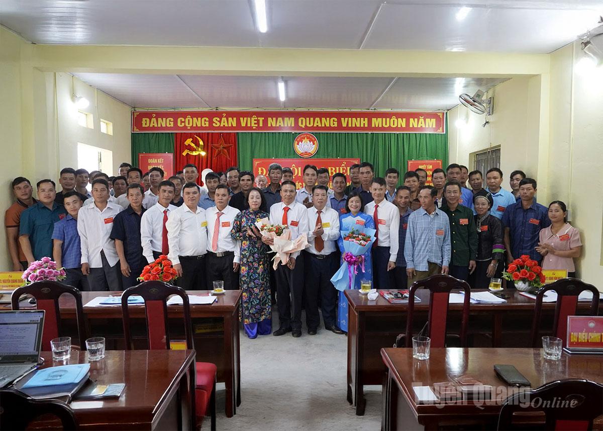 Ủy ban MTTQ Việt Nam xã Bản Máy khoá I ra mắt Đại hội.