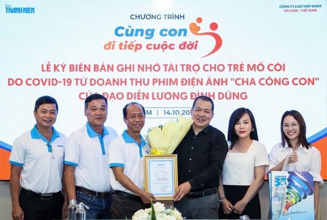 Regissør Luong Dinh Dung og det meningsfulle programmet «Videre liv med barn» – bilde 1. Đạo diễn Lương Đình Dũng và chương trình Cùng con đi tiếp cuộc đời đầy ý nghĩa - Ảnh 1.