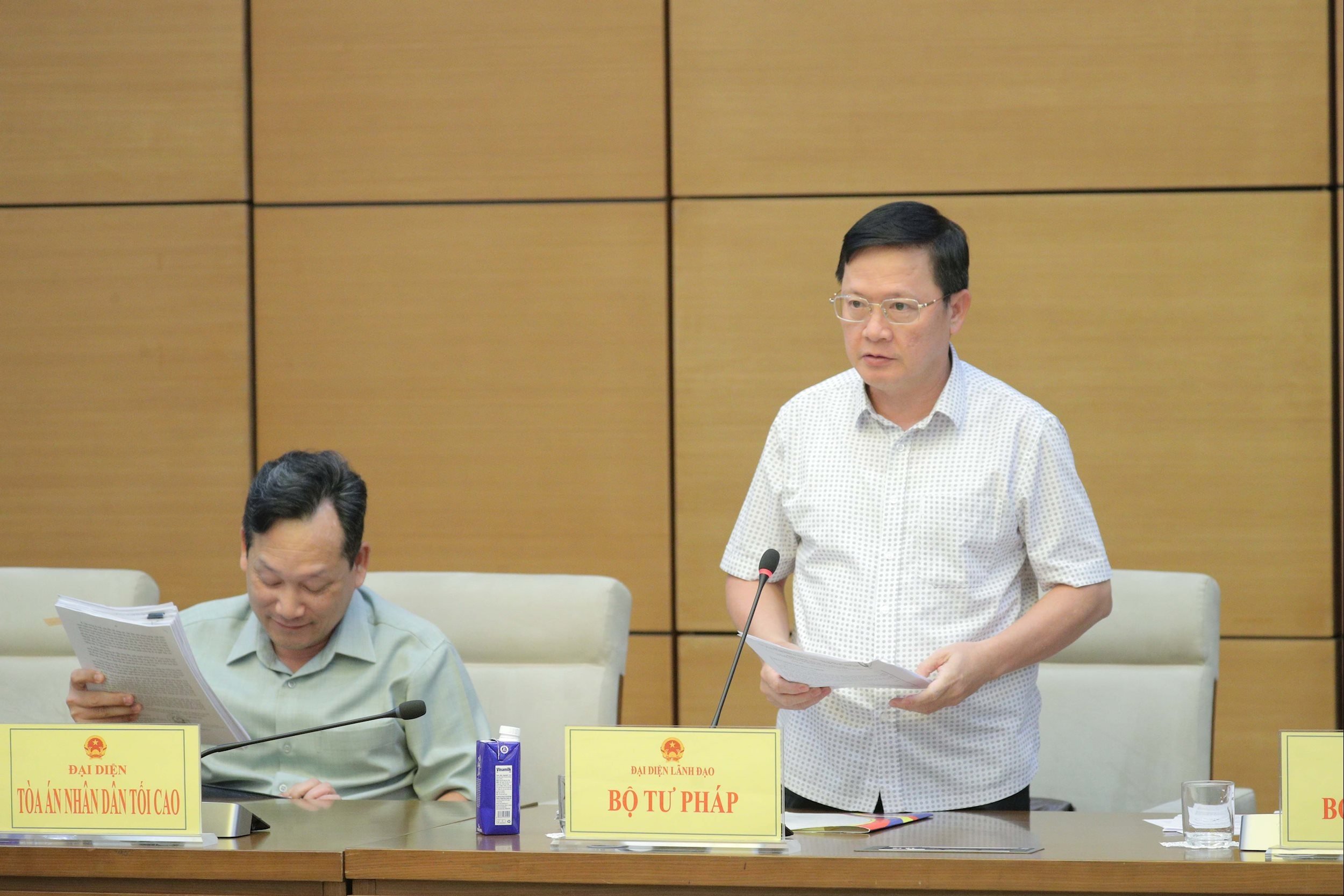 Thứ trưởng Bộ Tư pháp Mai Lương Khôi 1