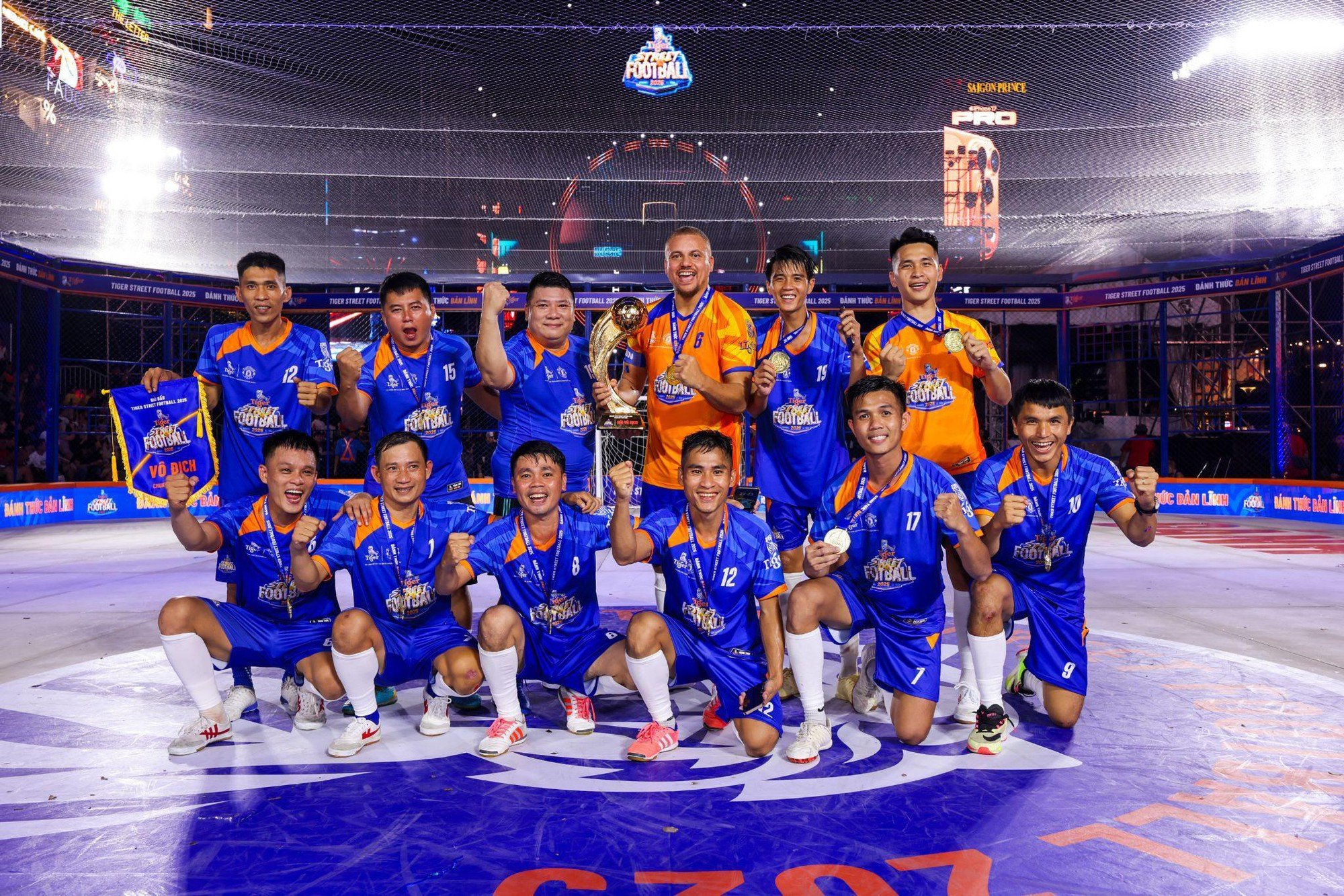 Đại diện miền Trung lên ngôi vô địch toàn quốc Lễ hội bóng đá đường phố Tiger Street Football 2025 - Ảnh 2.