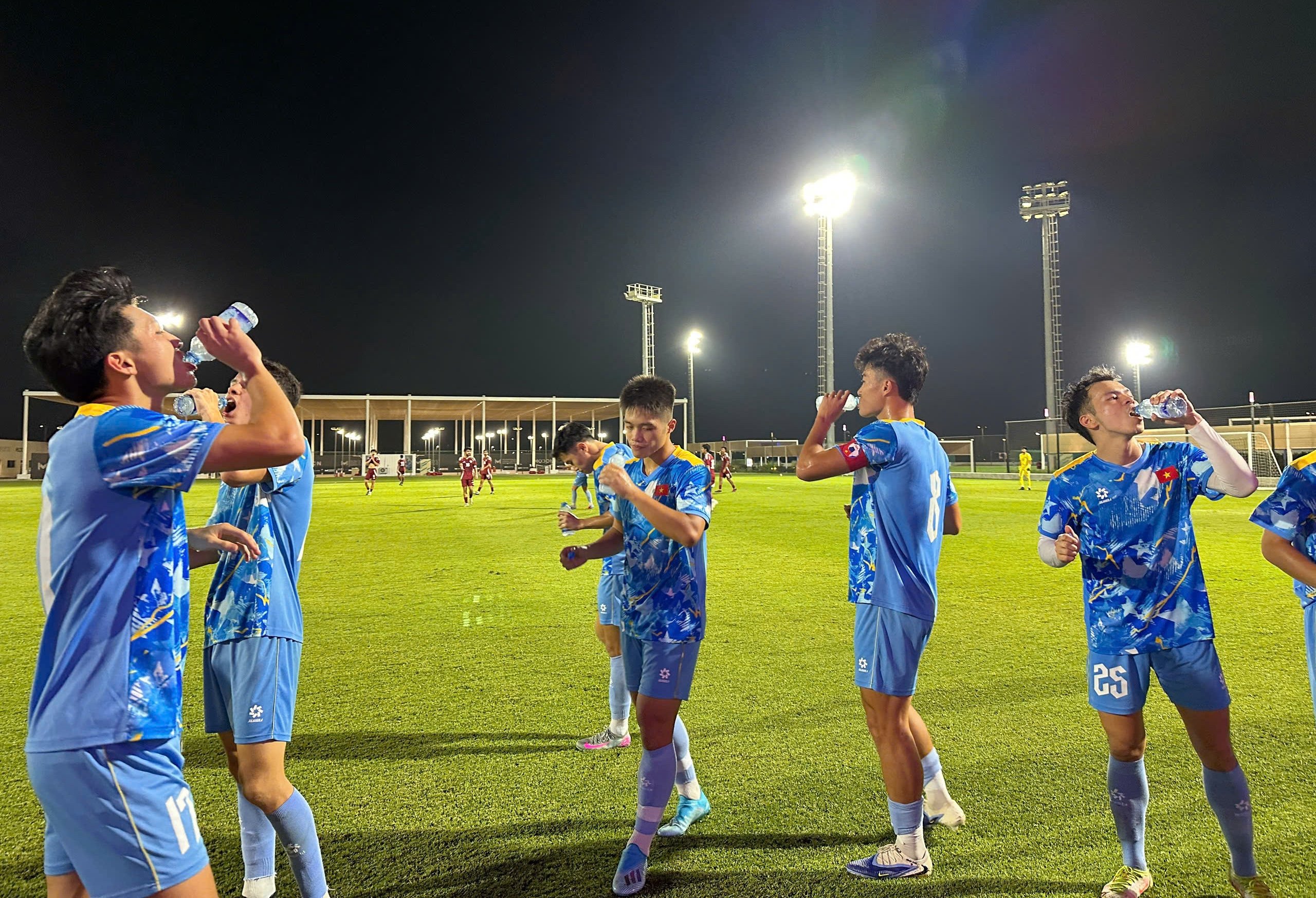 U.23 Việt Nam về nước sau thu hoạch quan trọng từ 2 trận đấu với Qatar- Ảnh 1.