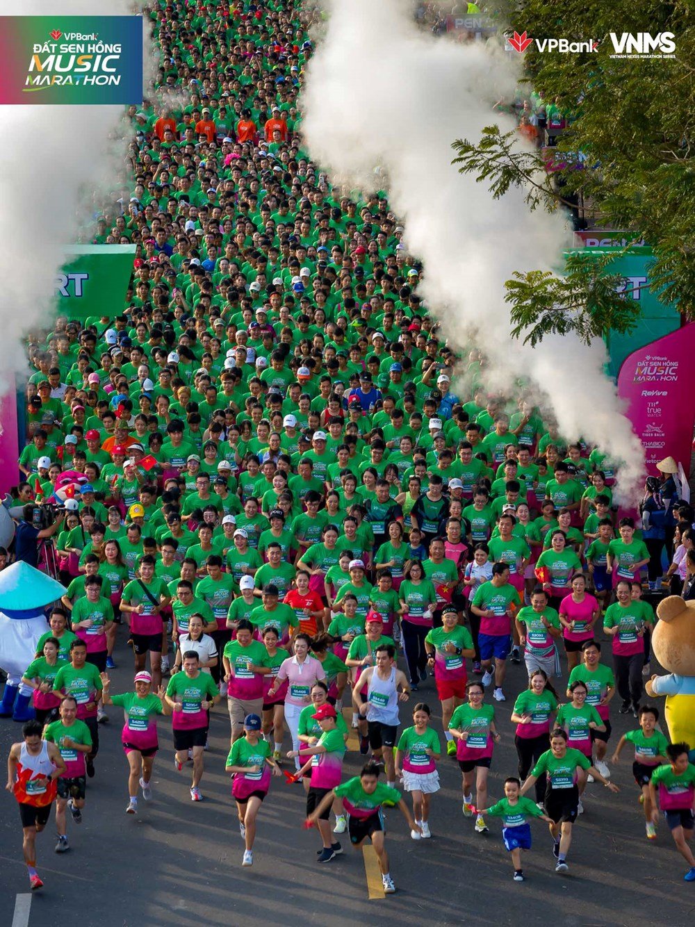 12.800 pelari mencapai garis finis, VPBank Dat Sen Hong Music Marathon 2025 berakhir mengesankan - foto 7