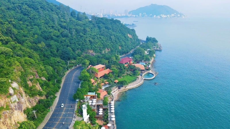 Daerah Vung Tau memiliki banyak potensi dan infrastruktur kelautan.