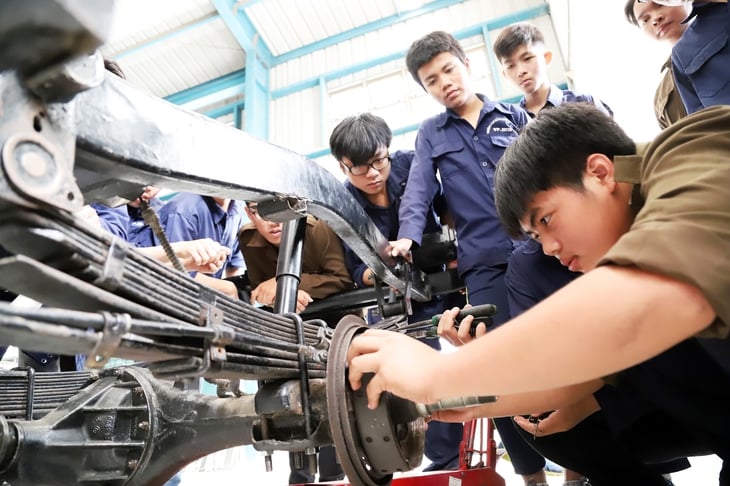 How is the vocational training network in Ho Chi Minh City? - Photo 1. Mạng lưới cơ sở giáo dục nghề nghiệp ở TP.HCM hiện ra sao? - Ảnh 1.