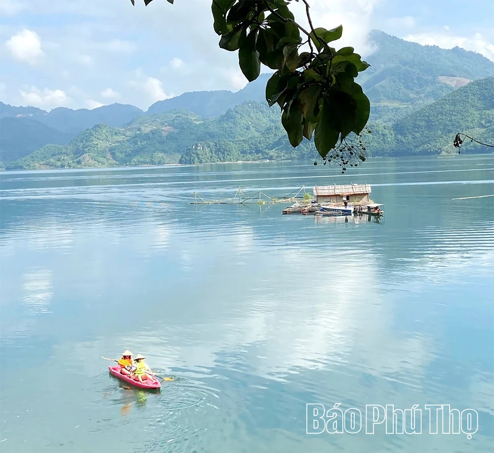 Xoan Retreat - បទពិសោធន៍អារម្មណ៍នៅបឹង Hoa Binh
