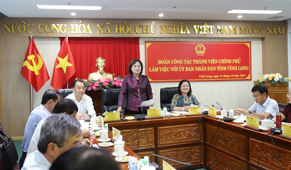 Die Gouverneurin der Staatsbank von Vietnam, Nguyen Thi Hong, hielt eine Eröffnungsrede zu den Arbeitsinhalten.