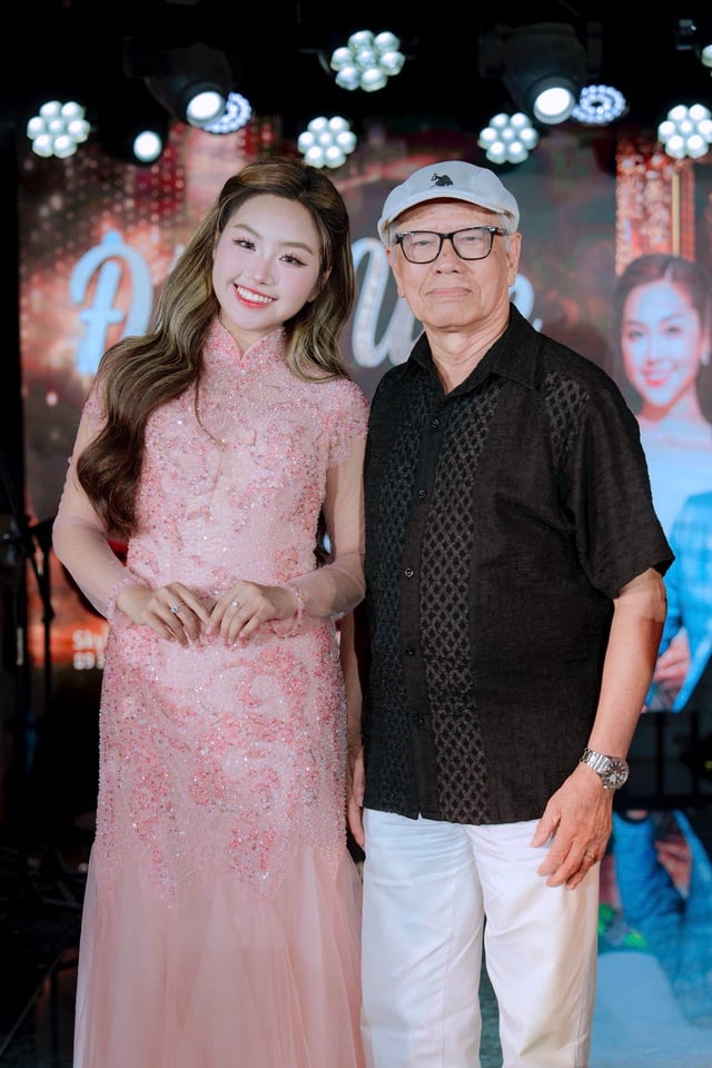 NSND Thanh Tùng: Tôi tự hào vì gia đình 3 thế hệ giữ lửa cải lương- Ảnh 3. NSND Thanh Tùng: Tôi tự hào vì gia đình 3 thế hệ giữ lửa cải lương- Ảnh 3.