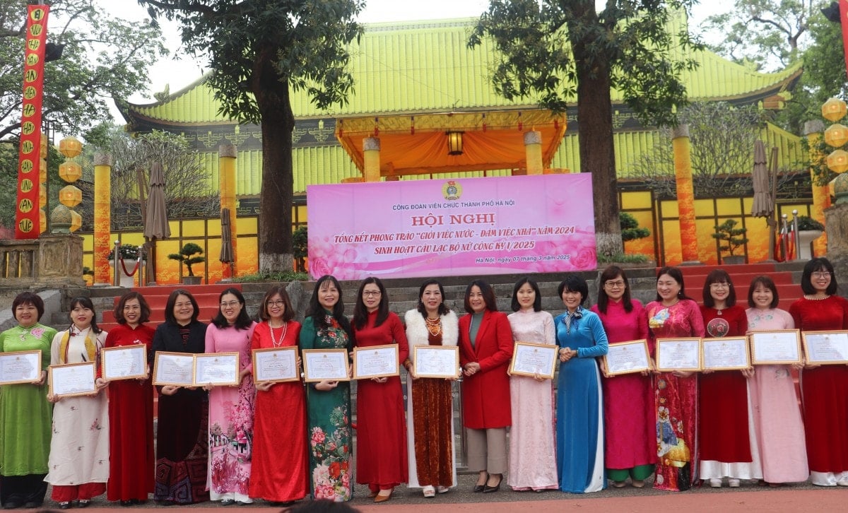 Các bóng hồng 