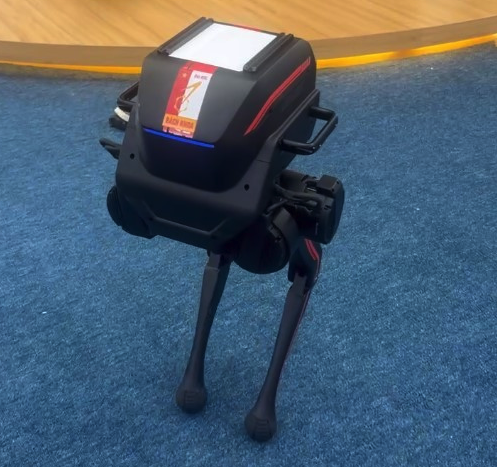  ĐH Bách Khoa Hà Nội dán logo đè lên Robot Trung Quốc - Ảnh 2.