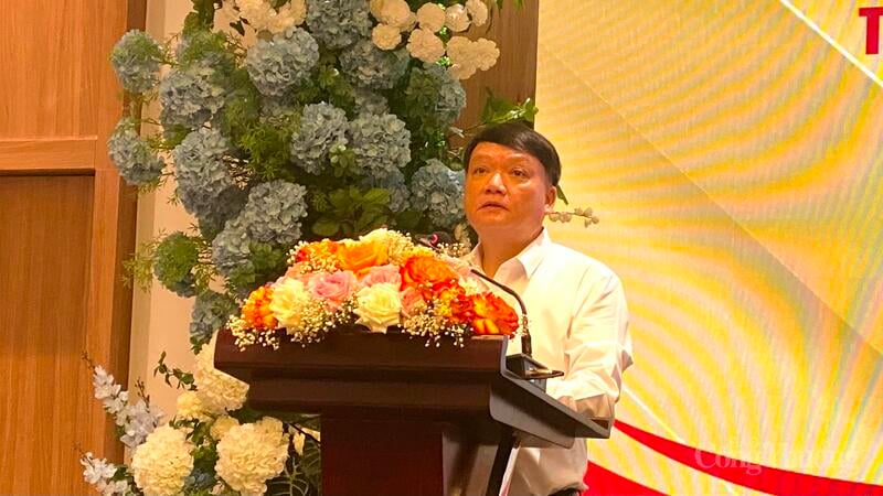Głos zabrał zastępca dyrektora Departamentu Przemysłu i Handlu w Hai Phong, pan Nguyen Cong Han