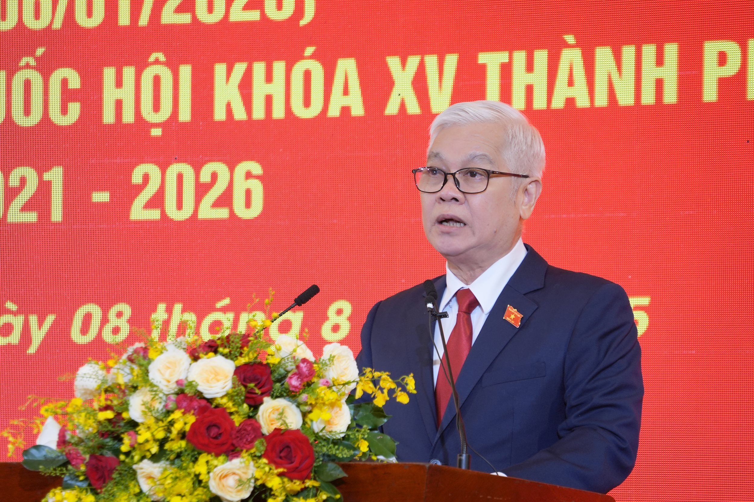 Nguyen Van Loi, chef för Ho Chi Minh-stadens nationalförsamlingsdelegation, talade vid minnesceremonin.