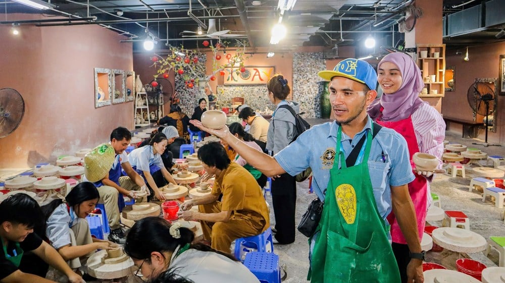 A marca da quintessência vietnamita nos corações dos amigos da ASEAN - foto 3