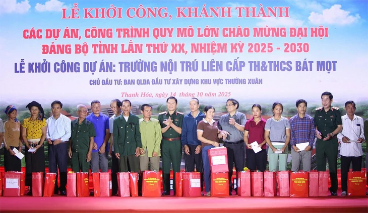 Thủ tướng Phạm Minh Chính đến vùng cao biên giới khởi công xây trường nội trú liên cấp - Ảnh 5.