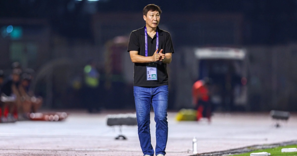 HLV Kim Sang Sik tạm chia tay tuyển Việt Nam, dồn toàn lực cho SEA Games