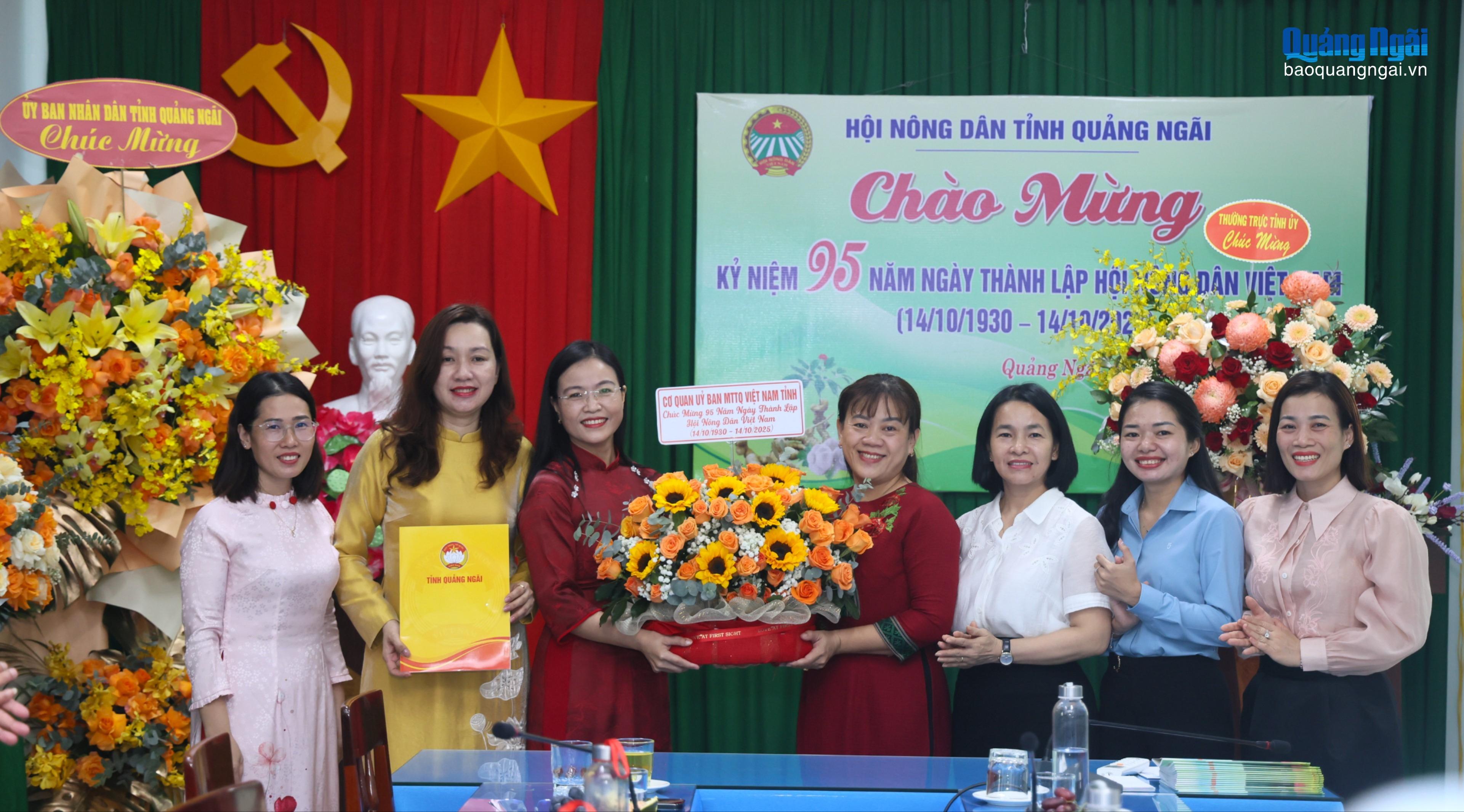 ໜັງສືພິມ ກວາງຫງາຍ, ວິທະຍຸ ແລະ ໂທລະພາບ