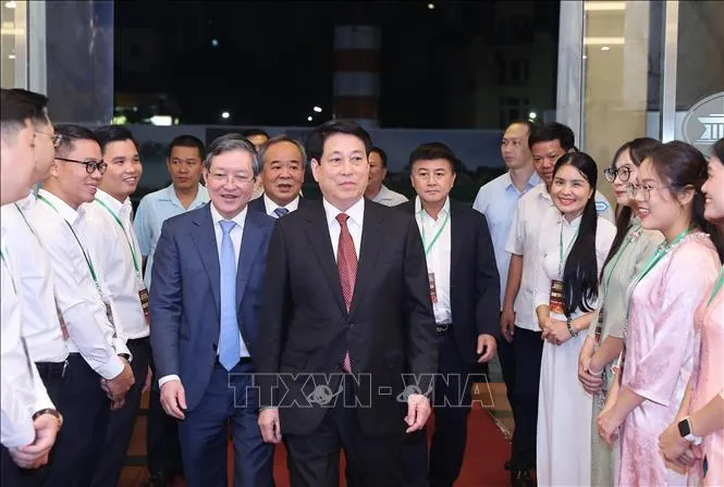 Chủ tịch nước: Khơi dậy và phát huy lòng khát vọng vươn lên làm giàu chính đáng của nông dân Việt Nam - Ảnh 1.