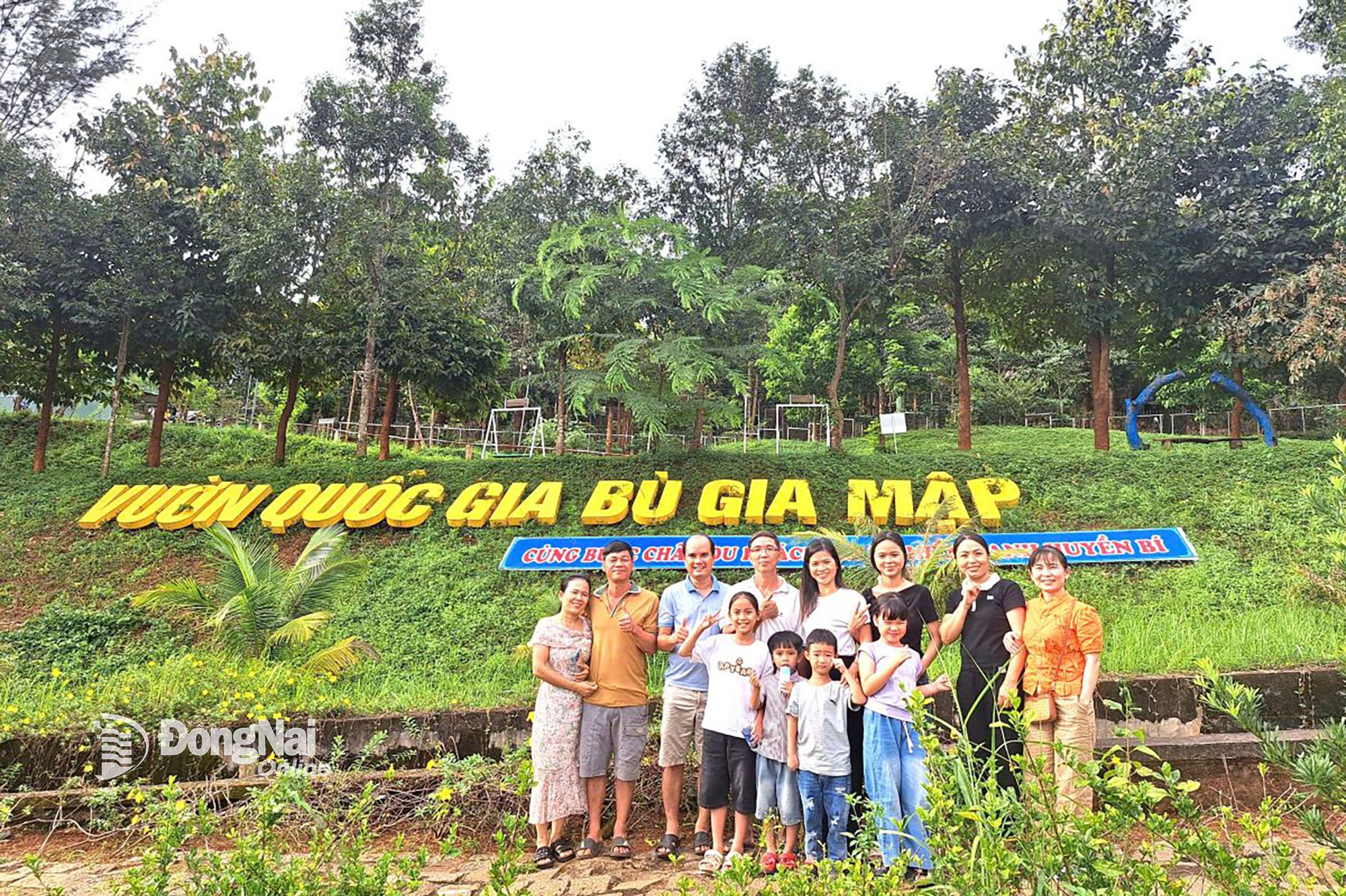 Touristen besuchen den Bu Gia Map Nationalpark in der Gemeinde Bu Gia Map. Foto: Dokument